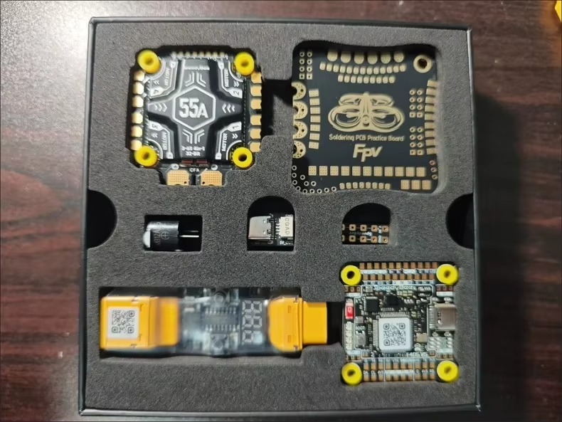 DroMa1pcs/lot جديد Speedybee F - مراجعة Speedybee F405 V4 Bls 55A Stack وسعره